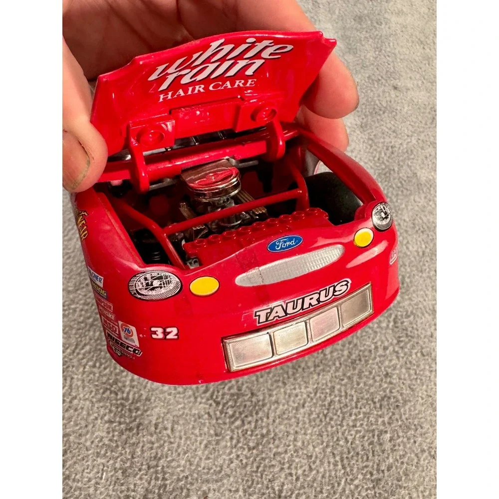 Dale Jarrett 32 White Rain 1998 Ford Taurus 1:24‎ Action Platinum Series Diecast